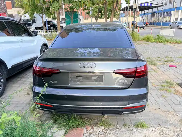 Audi A4L 2020