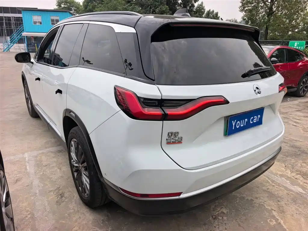 NIO ES8 2021