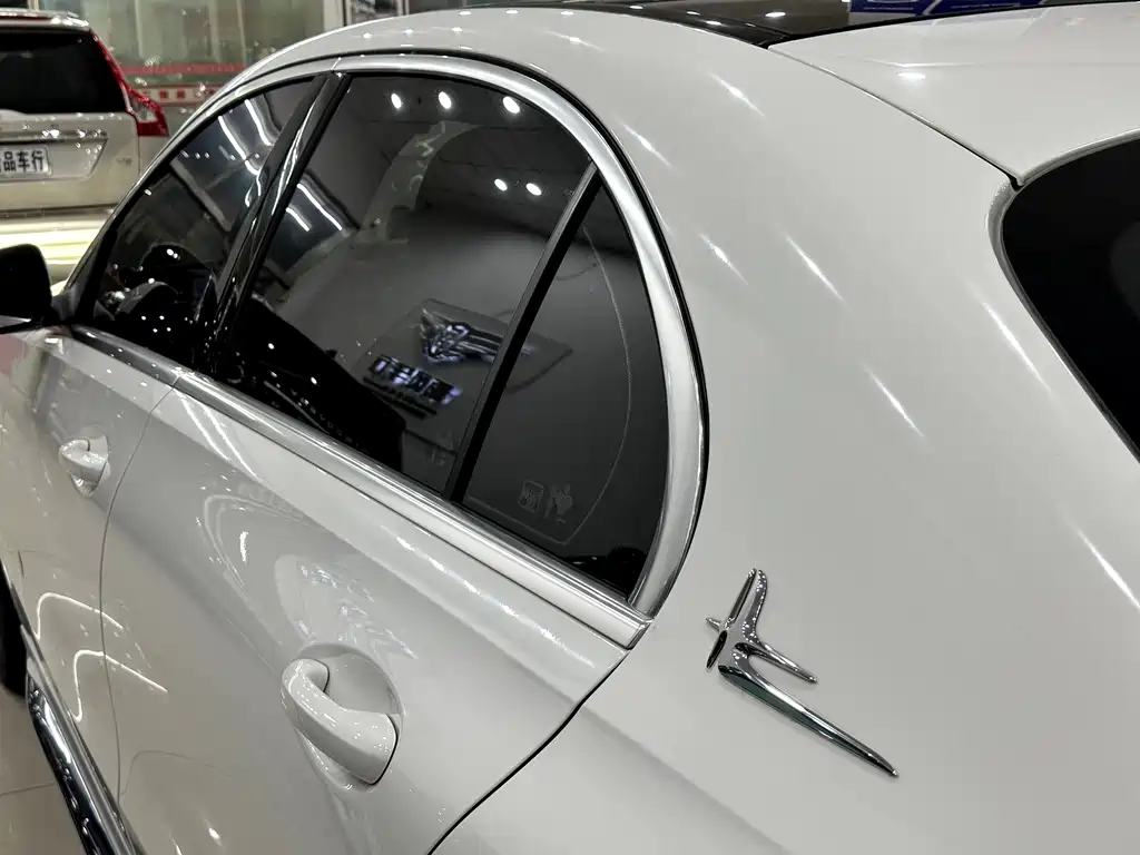 Mercedes-Benz C-Class 2023 — фото 24