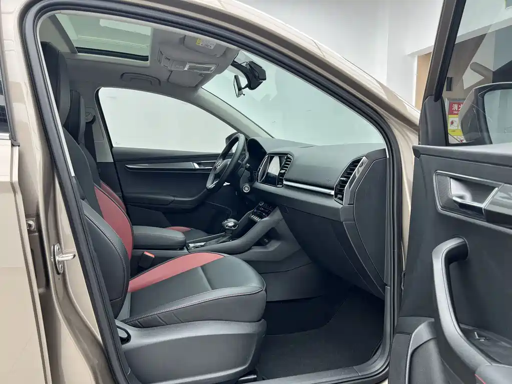 Skoda Karoq 2023 — фото 19