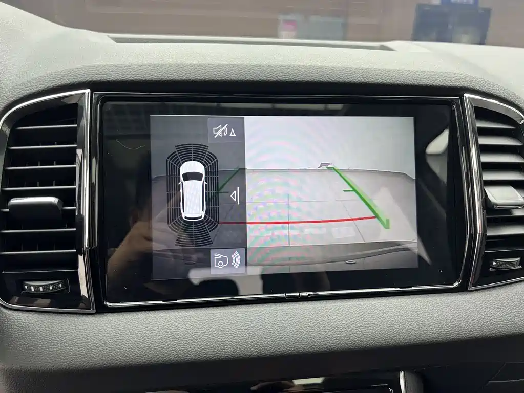 Skoda Karoq 2023 — фото 10