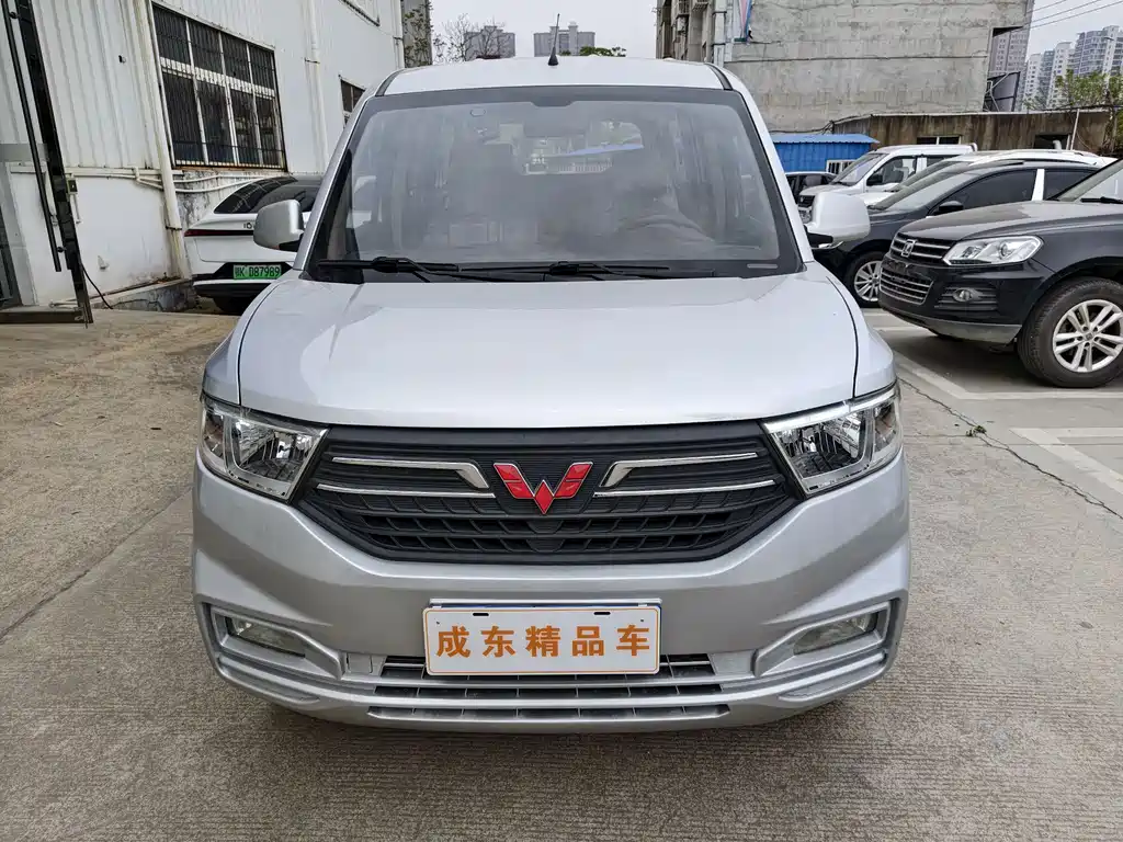 Wuling Hongguang V 2020 — фото 2