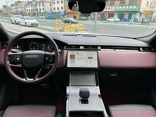 Land Rover Range Rover Velar 2025