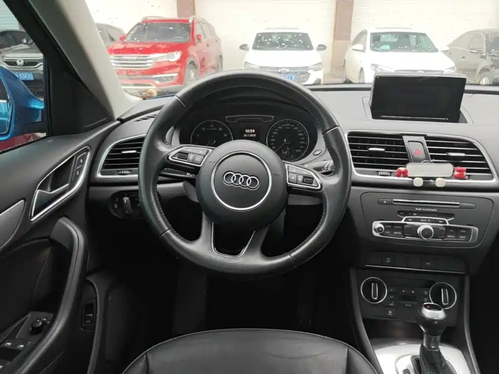 Audi Q3 2017 — фото 11