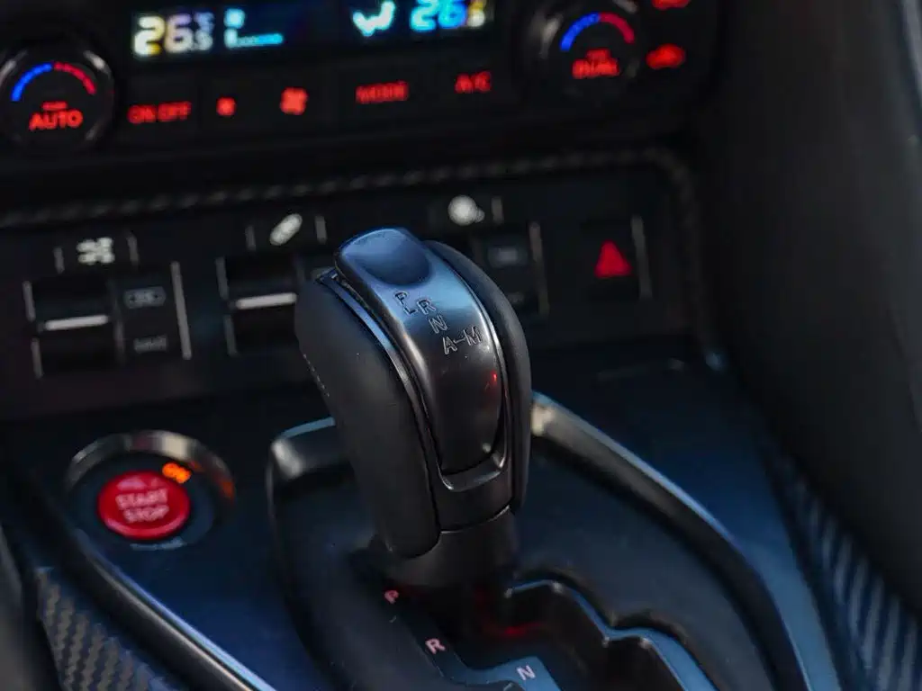 Nissan GT-R 2018 — фото 11