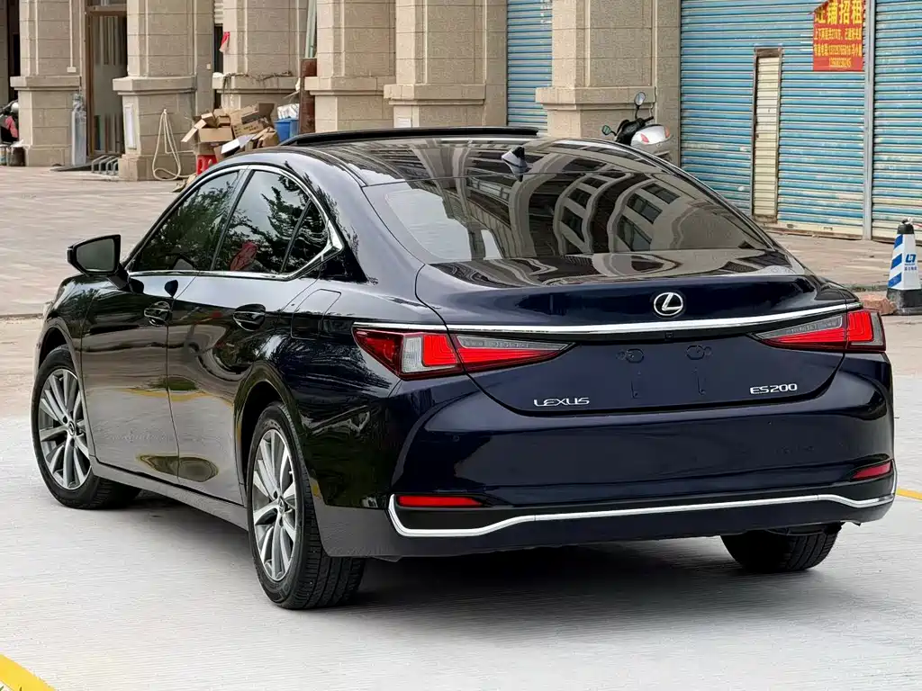 Lexus ES 2020 — фото 8