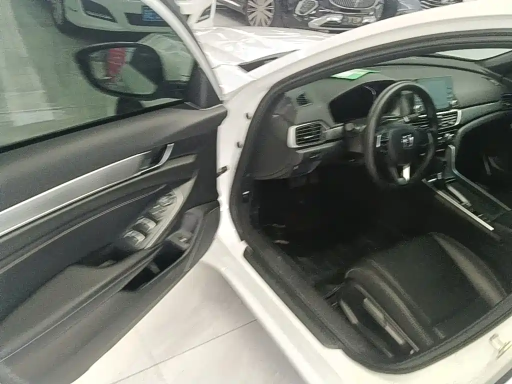 Honda Inspire 2022 — фото 16