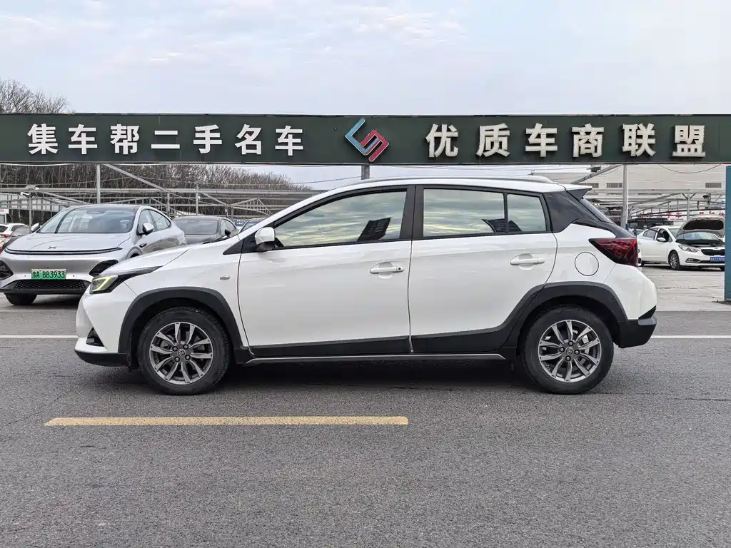 Toyota Yaris L 2021 — фото 3