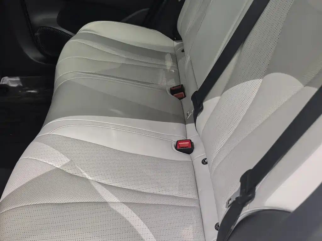 BYD Seal 05 DM-i 2025 — фото 6