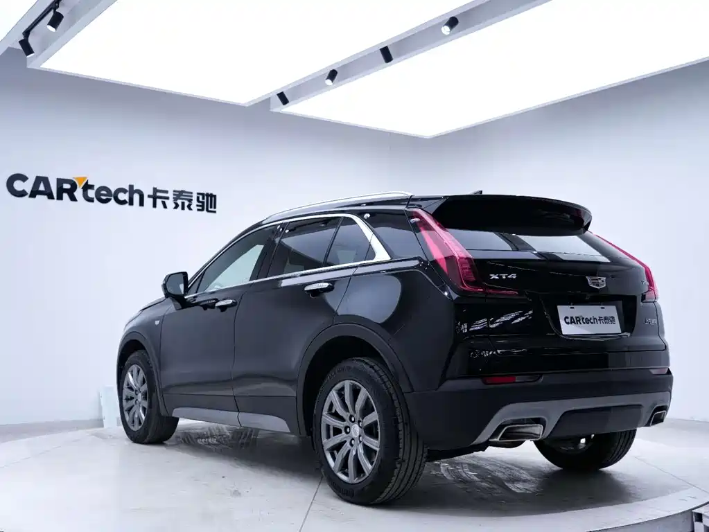 Cadillac XT4 2023 — фото 11