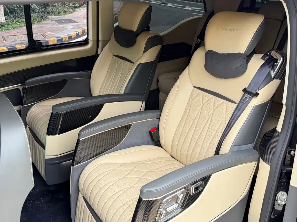 Mercedes-Benz V-Class 2024 — фото 10