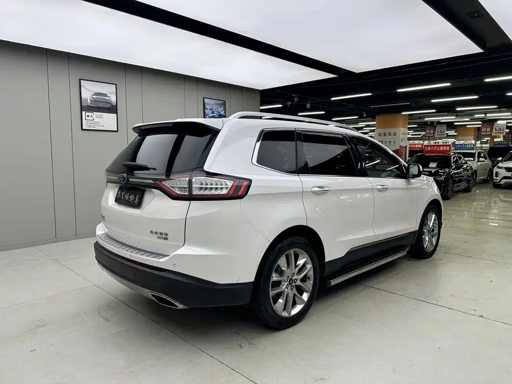 Ford Edge 2017 — фото 9