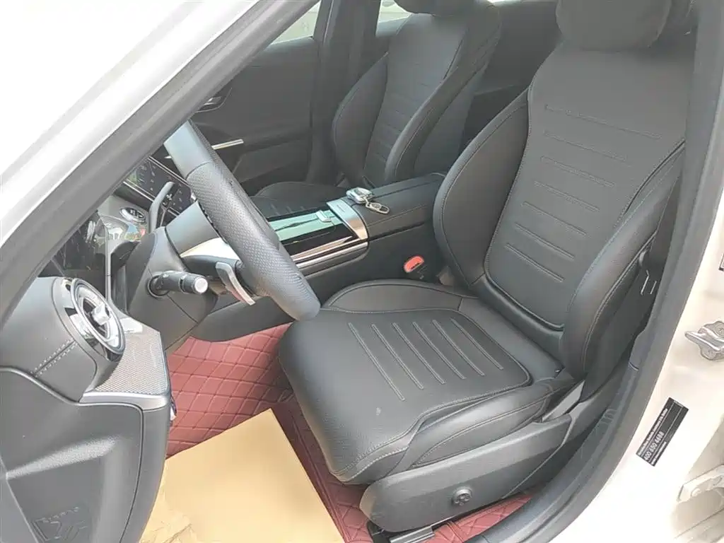 Mercedes-Benz C-Class 2023 — фото 15
