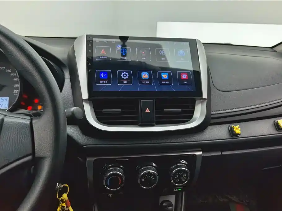 Toyota Yaris L 2020 — фото 13