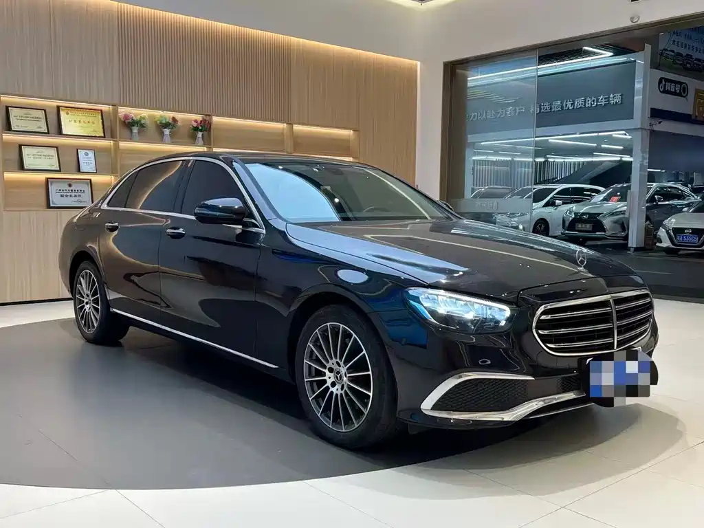 Mercedes-Benz E-Class 2022 — фото 3