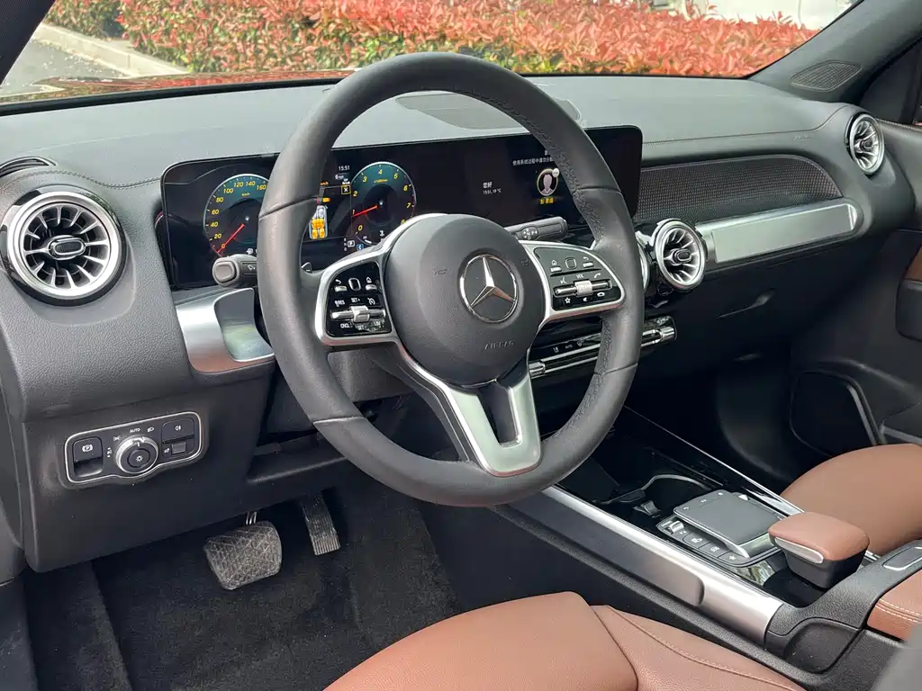 Mercedes-Benz GLB 2023 — фото 11