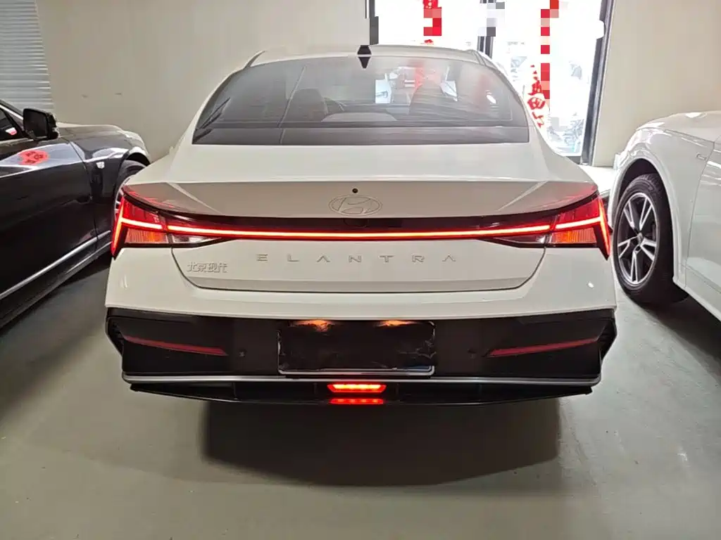 Hyundai Elantra 2024