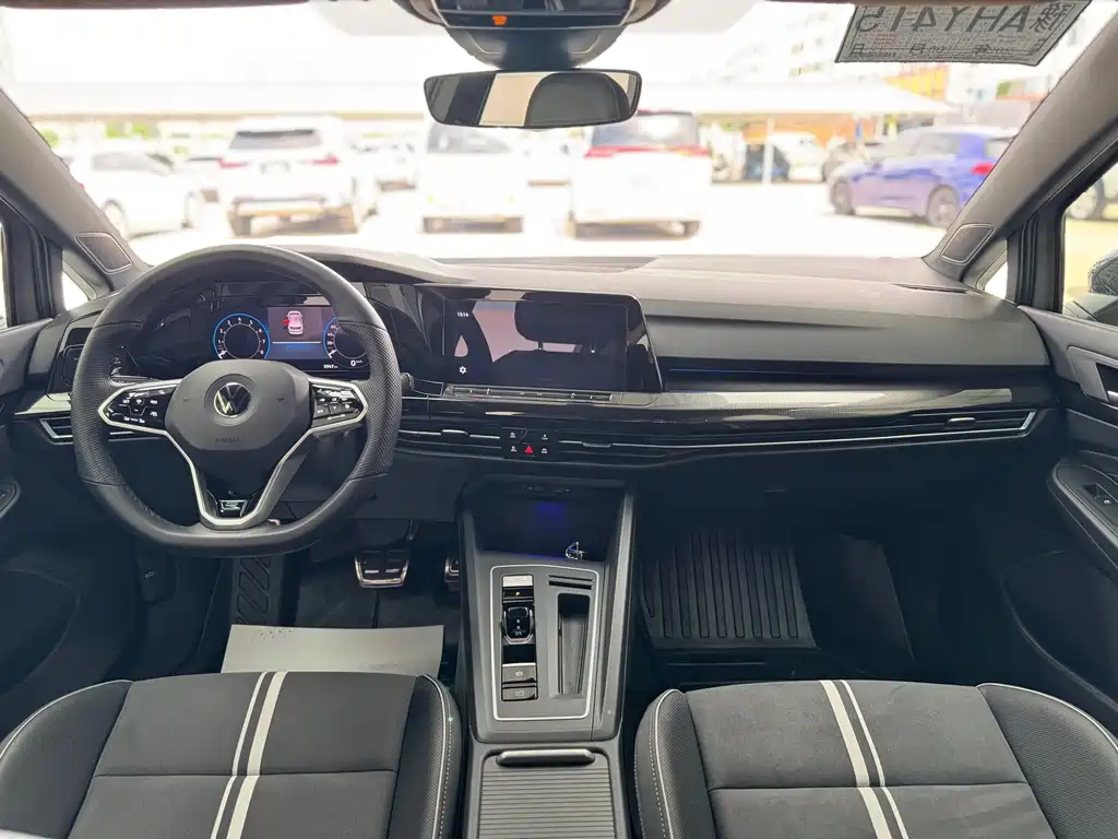 Volkswagen Golf 2023