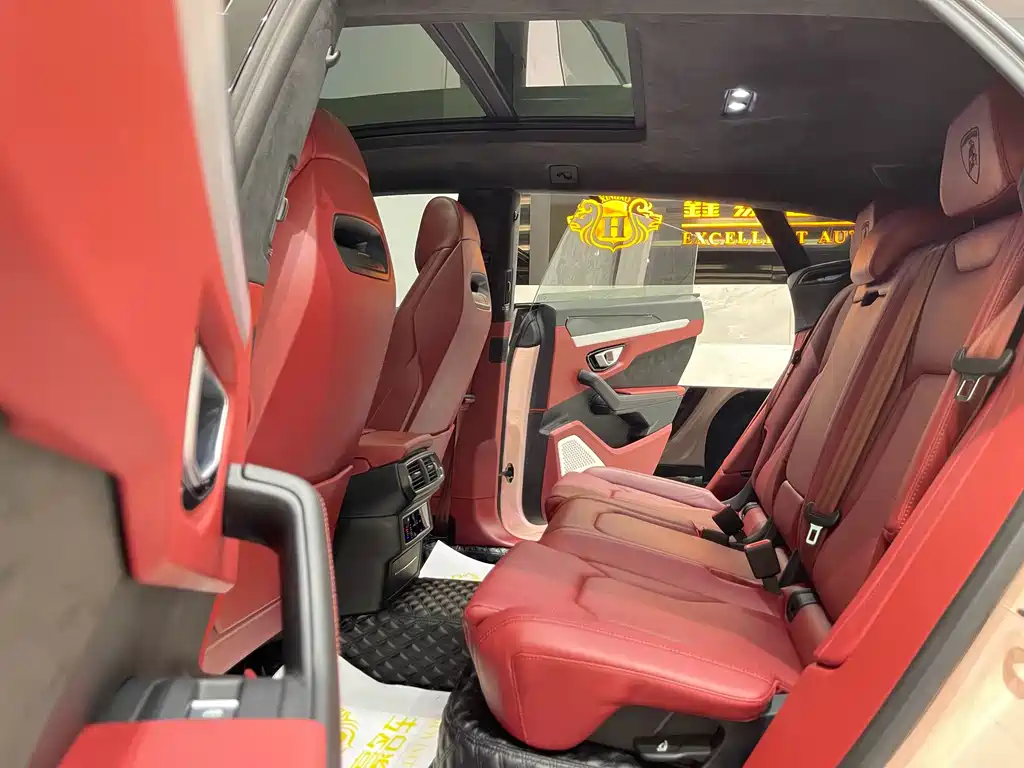 Lamborghini Urus 2019 — фото 9