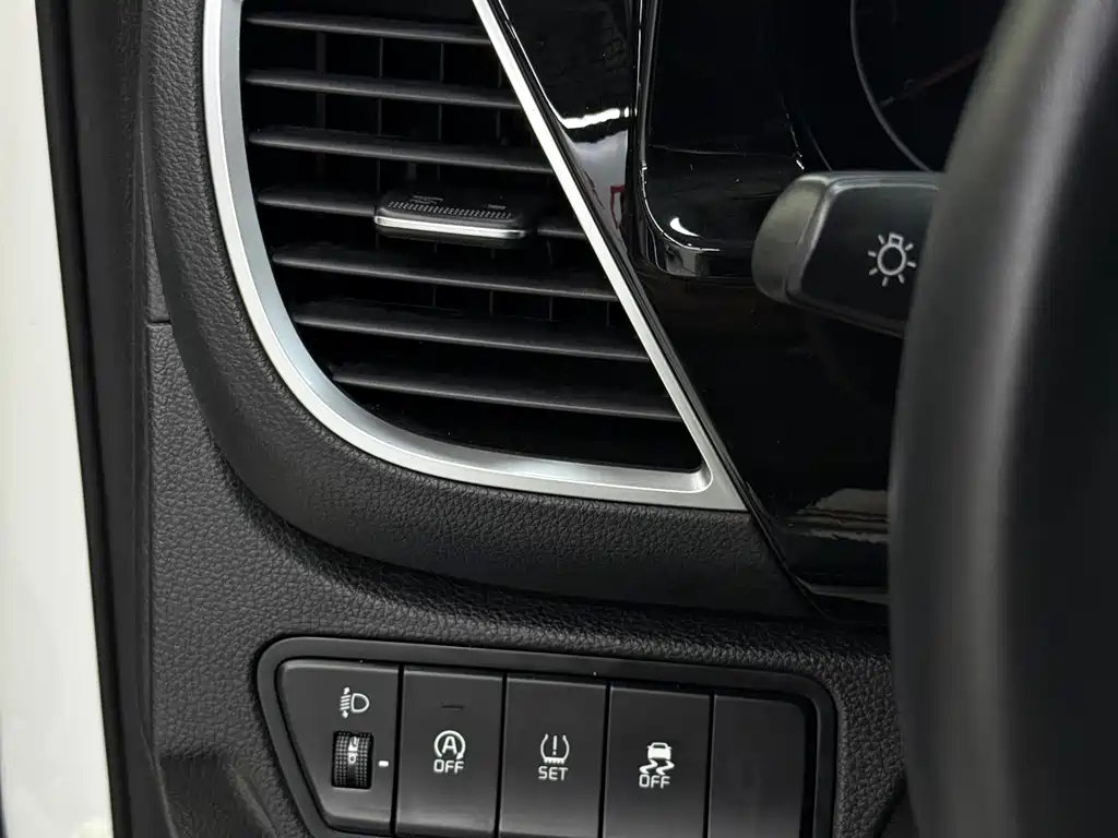 Kia KX3 2023 — фото 12