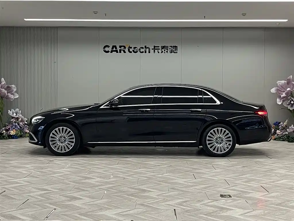 Mercedes-Benz E-Class 2022 — фото 8