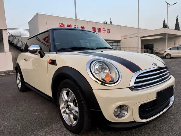 MINI 2012