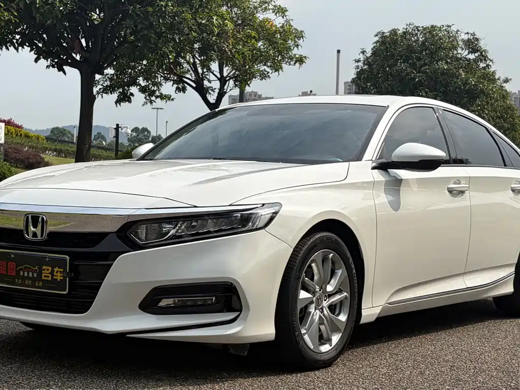 Honda Accord 2021 — фото 1