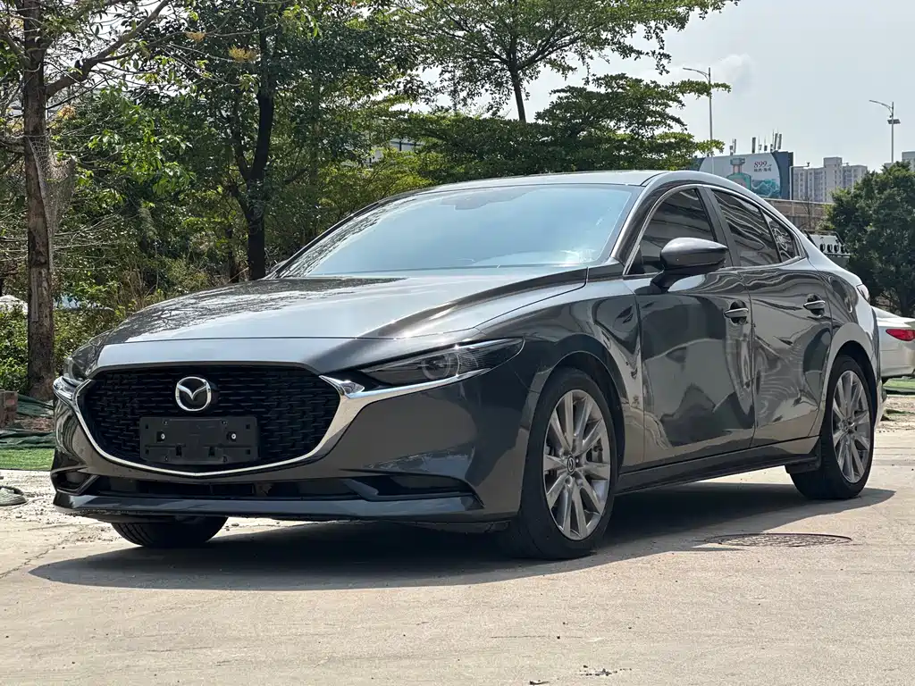 Mazda 3 Axela 2020 — фото 1