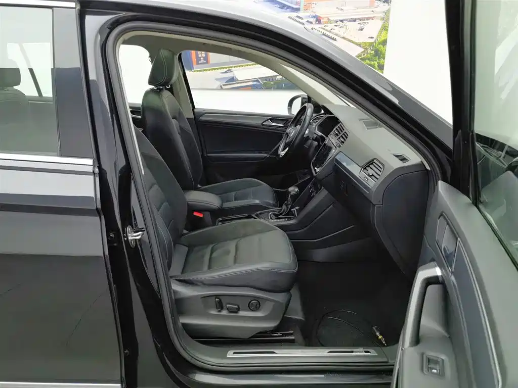 Volkswagen Tiguan L 2021 — фото 23