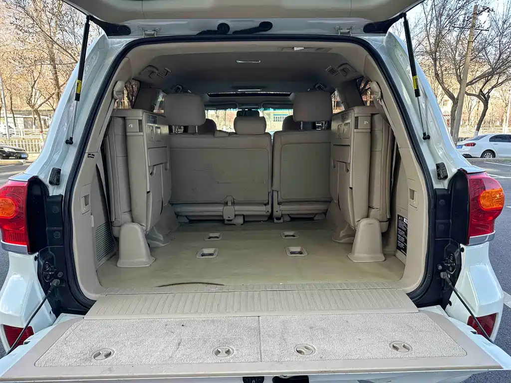 Toyota Land Cruiser 2014 — фото 16