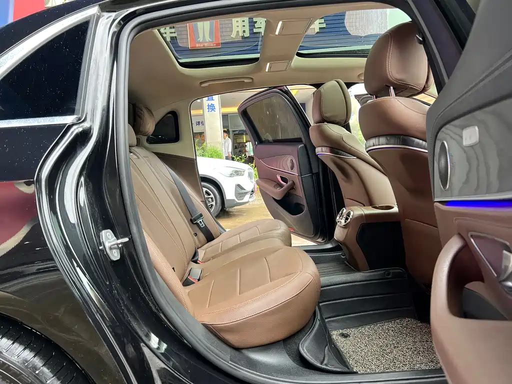 Mercedes-Benz E-Class 2020 — фото 30