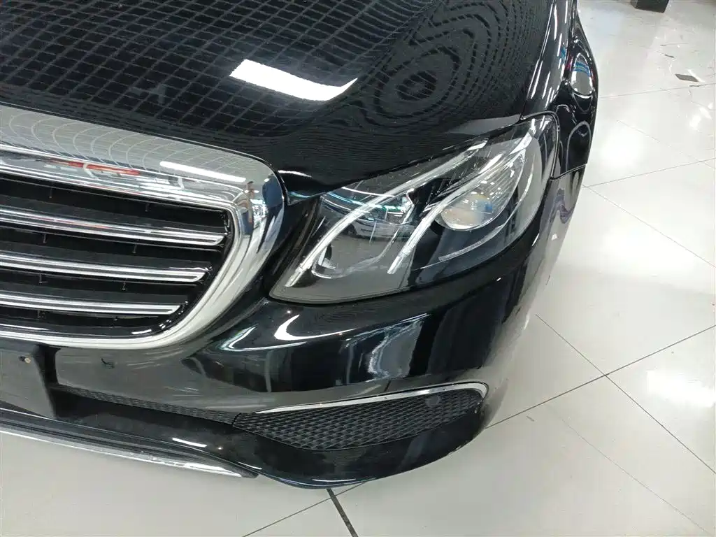 Mercedes-Benz E-Class 2019 — фото 18
