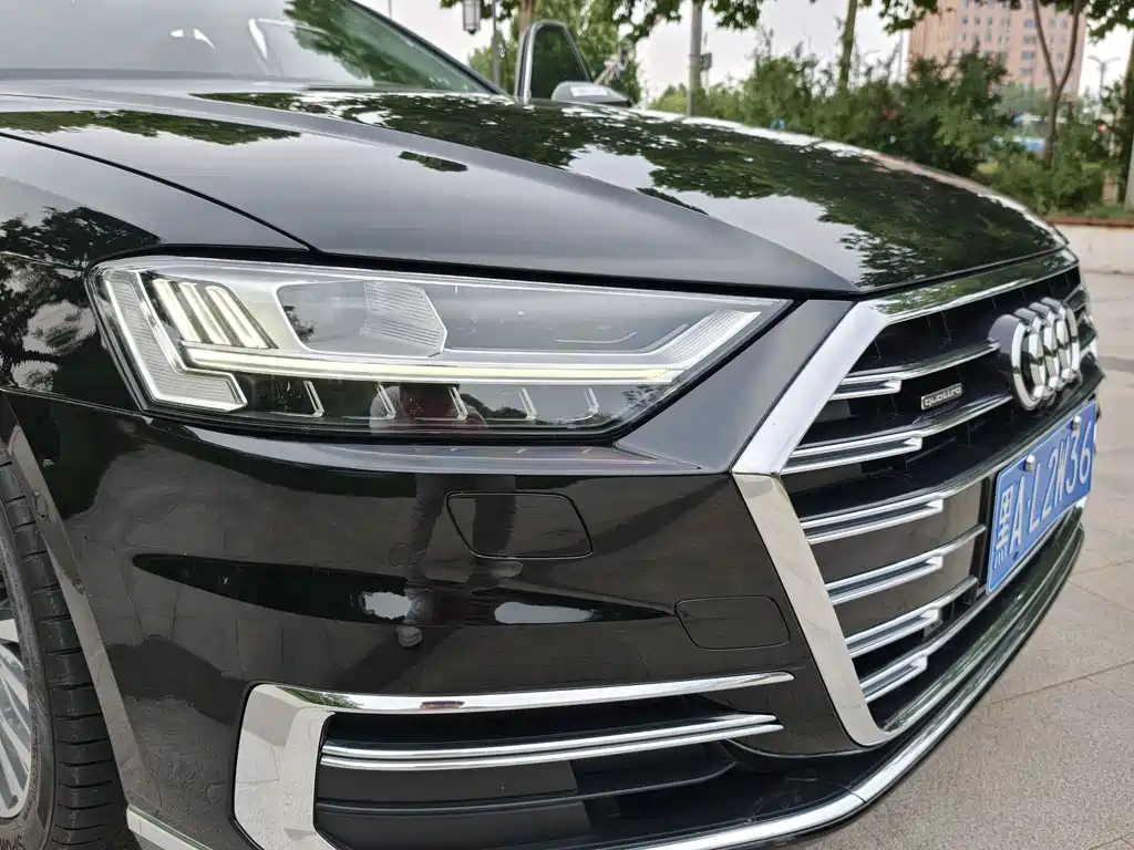 Audi A8 2021 — фото 32