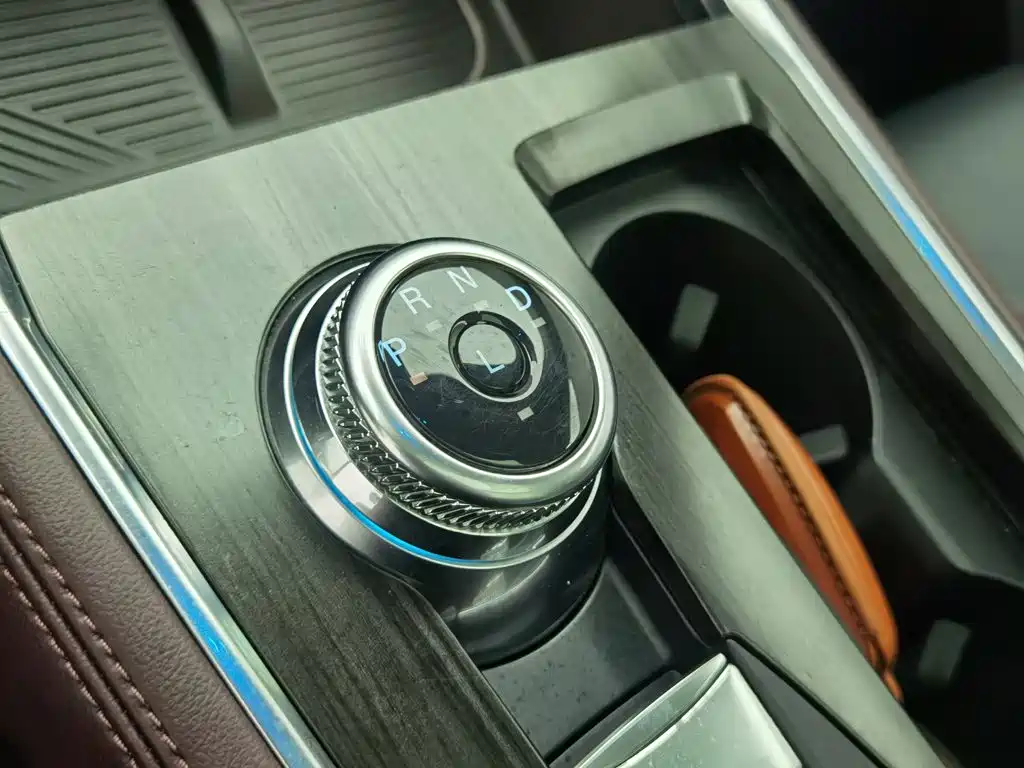 Ford Explorer 2024 — фото 13