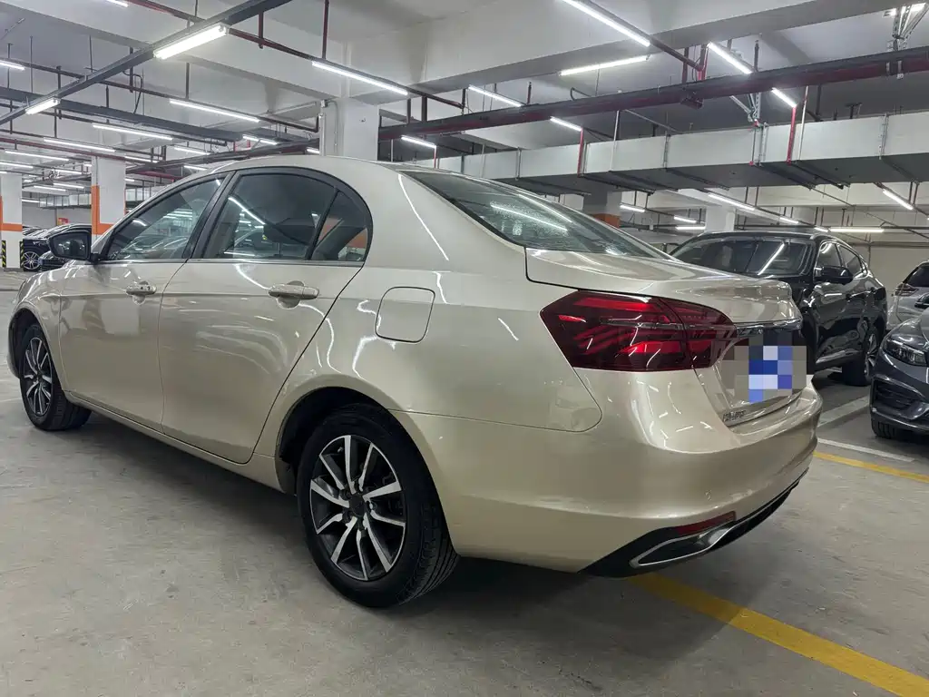 Geely Emgrand 2020 — фото 12