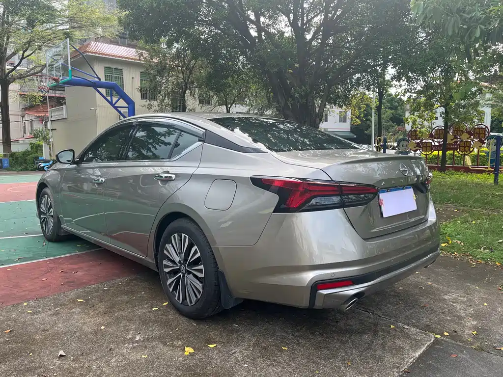 Nissan Teana 2024