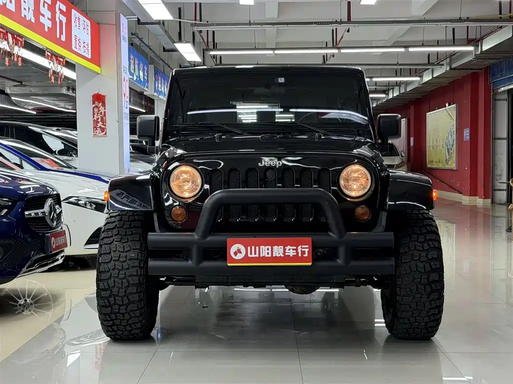 Jeep Wrangler 2009 — фото 2