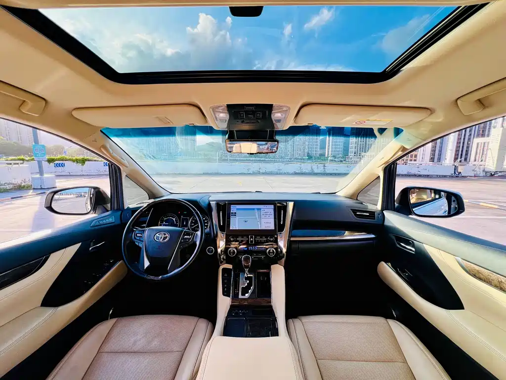 Toyota Alphard 2020 — фото 8