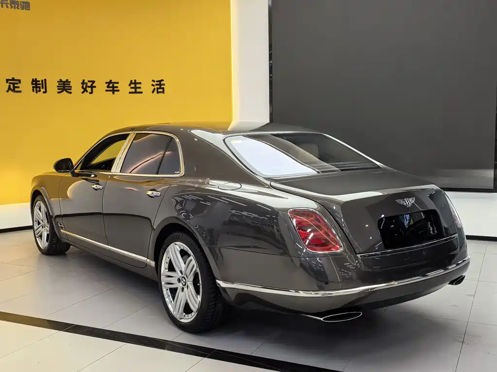 Bentley Mulsanne 2015 — фото 5