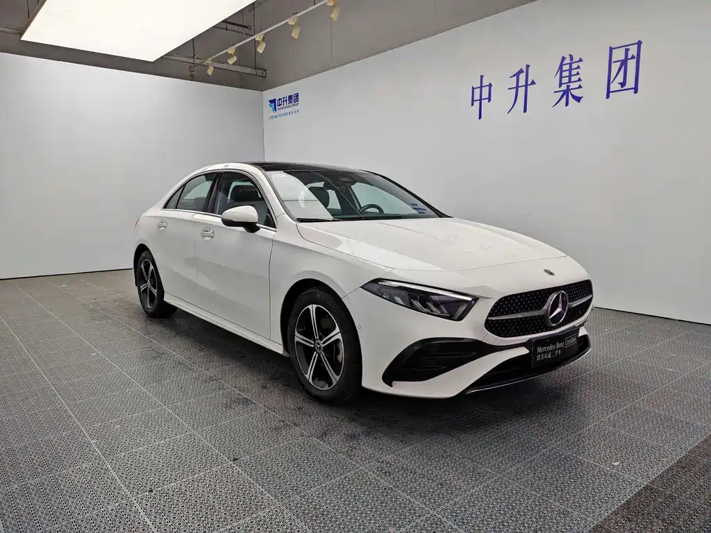 Mercedes-Benz A-Class 2023 — фото 3