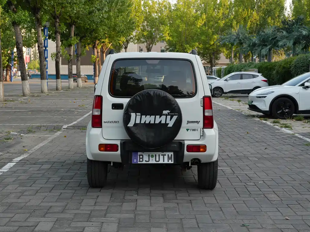 Suzuki Jimny 2012 — фото 6