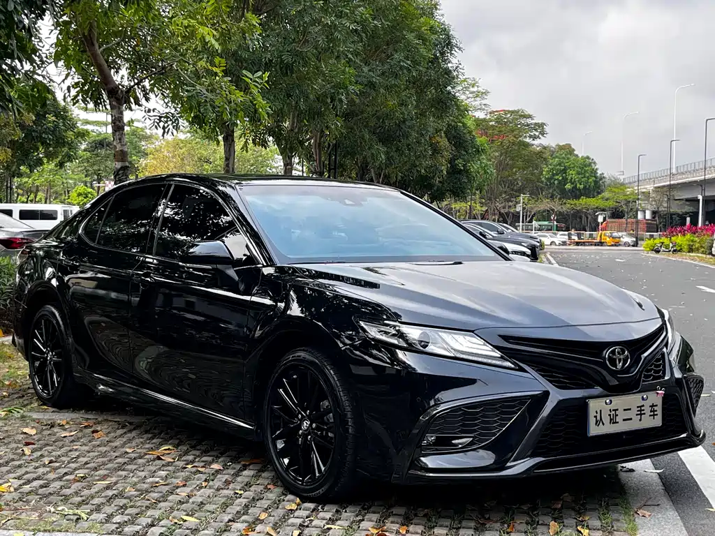 Toyota Camry 2023 — фото 4
