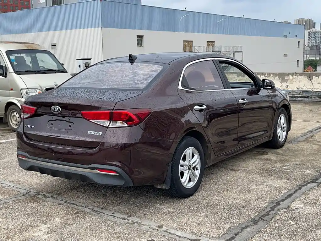 Kia Forte 2018 — фото 6