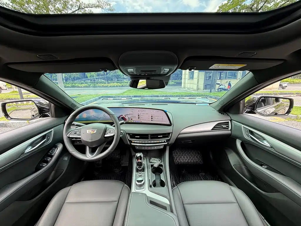 Cadillac CT5 2025 — фото 12