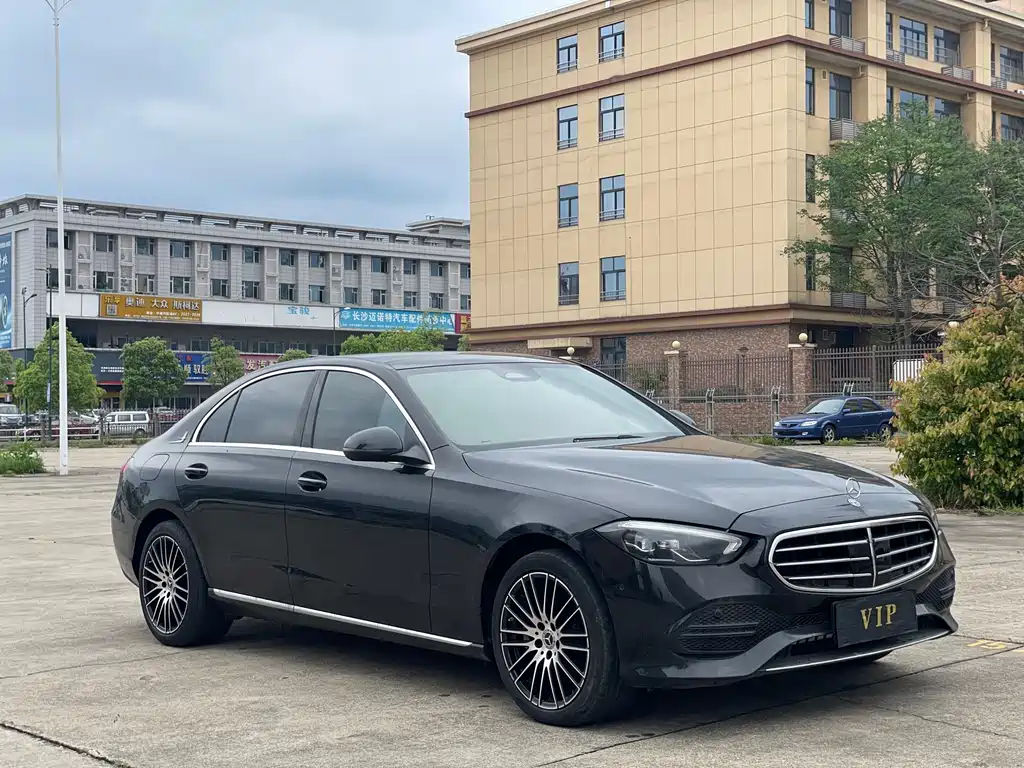 Mercedes-Benz C-Class 2023 — фото 3