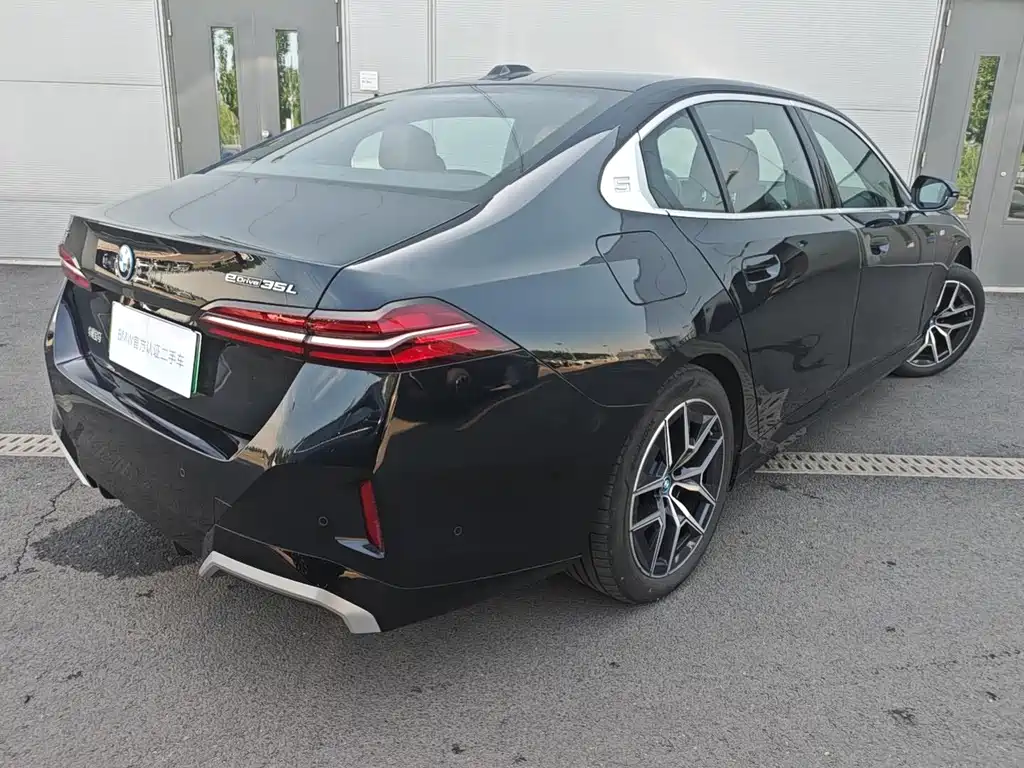 BMW i5 2025 — фото 8