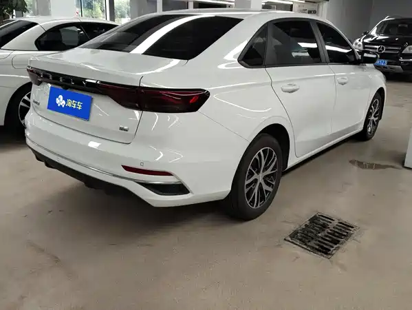 Geely Emgrand 2025