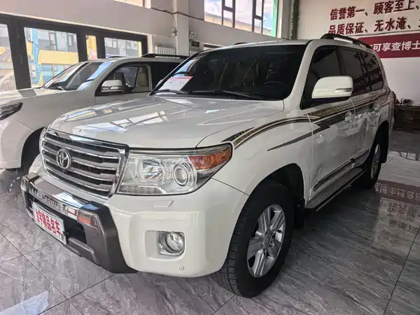 Toyota Land Cruiser 2012
