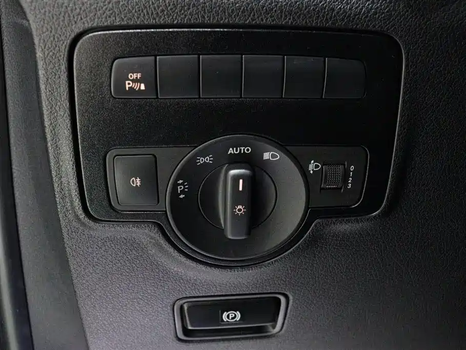 Mercedes-Benz Vito 2023 — фото 23