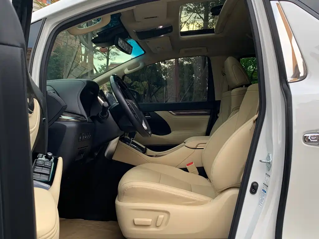 Toyota Alphard 2022 — фото 6